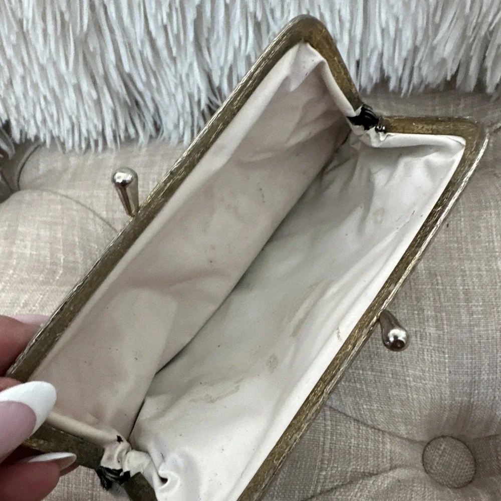 VINTAGE 1960'S STUNNING Boutique WOMENS PETITE CLUTCH GOLD TONE HANDBAG